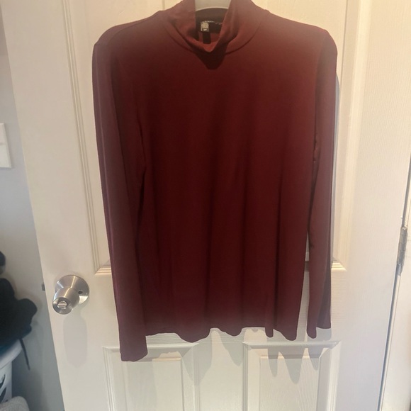 Eileen Fisher Turtleneck Burgundy Top Size Small stretchy, lightweight preppy - Picture 3 of 5